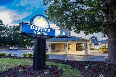 Days Inn & Suites Williamsburg Colonial