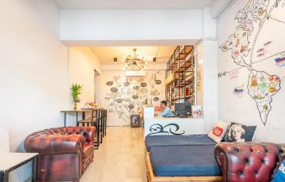 Sloth Hostel Khaosan