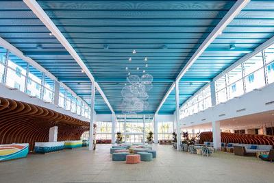 Universal Endless Summer - Surfside Inn and Suites