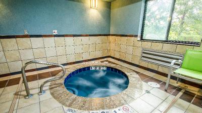 Holiday Inn Express Olathe South