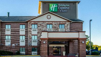 Holiday Inn Express Olathe South