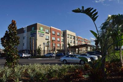 Holiday Inn Expr & Sts Orlando-Lake Nona Area