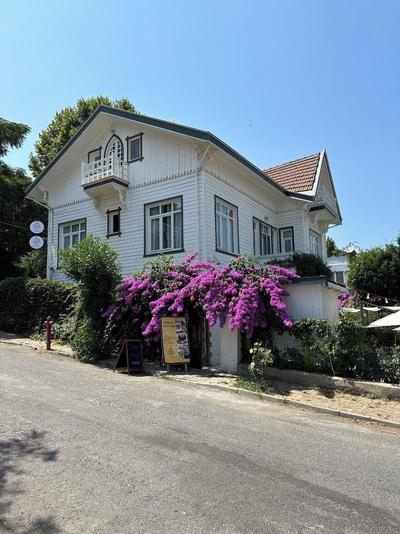 Sergüzest Otel