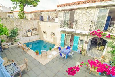Alacatı Asmalı Konak Hotel