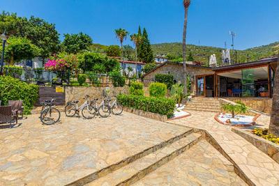 La Finca Hotel
