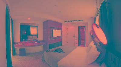 Maroon Hotel TomTom