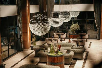 Grand Vaves Hotel