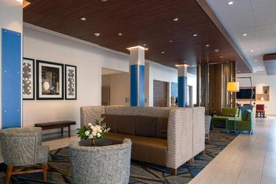 Holiday inn Express and Sts Tulsa Downtown-Arts