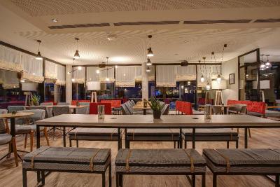 Boutique 125 Hamburg Airport Trademark Collection