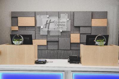 Holiday Inn Express & Sts Omaha Downtown - Airport