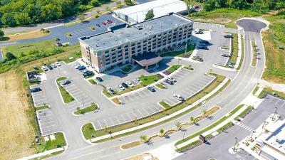 Holiday Inn Express and Suites-Elizabethtown North