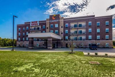 Comfort Suites Brunswick - Cleveland Southwest