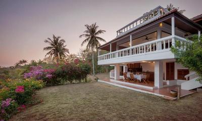 Baan Khunying - Secluded Phuket Beachfront Villa