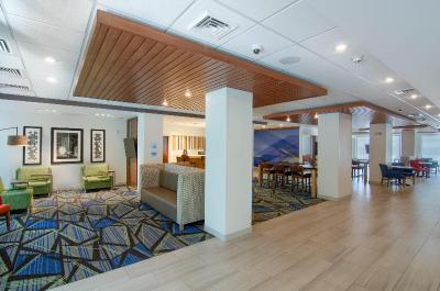 Holiday Inn Express & Suites Mobile-University Are