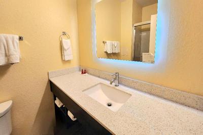 Days Inn by Wyndham Freeport