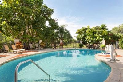 The Palms Inn & Suites