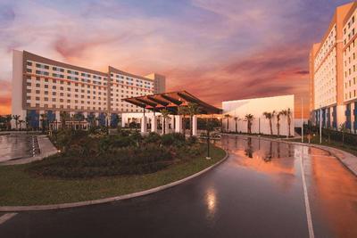Universal Endless Summer - Dockside Inn and Suites