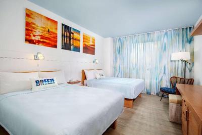 Universal Endless Summer - Dockside Inn and Suites