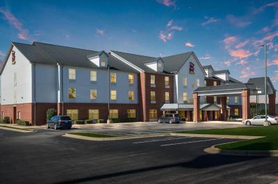 Red Roof PLUS+ & Suites Birmingham - Bessemer
