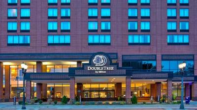DoubleTree by Hilton Lansing