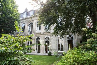 Clarance Hotel