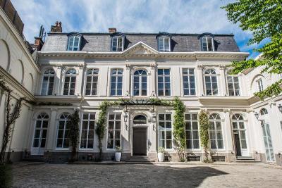 Clarance Hotel