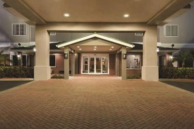 Country Inn & Suites, St. Petersburg -