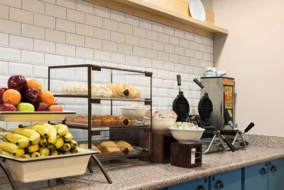 Comfort Inn & Suites St. Paul Northeast