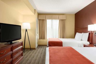 Comfort Inn & Suites St. Paul Northeast