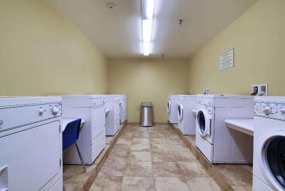 Hawthorn Extended Stay by Wyndham Minot