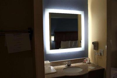 Days Inn Wyndham Batavia Ohio