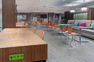 Home2 Suites Hilton Orlando Near Universal Studios