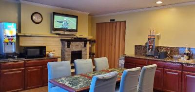 Olympic Inn and Suites