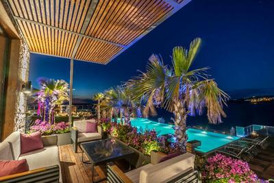 Red Rock Hotel & Suites by Selvese