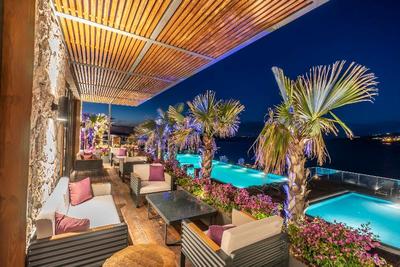 Red Rock Hotel & Suites by Selvese