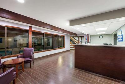 Days Inn & Suites by Wyndham Wisconsin Dells