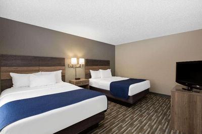 Days Inn & Suites by Wyndham Wisconsin Dells