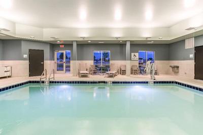 Holiday Inn Express and Suites Ottawa