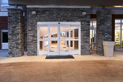 Holiday Inn Express & Suites Madisonville