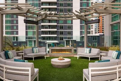 Carte Hotel San Diego Downtown, C C by Hilton
