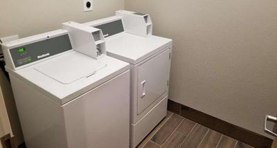 B/W Plus Elizabethtown Inn & Suites