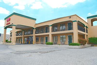 OYO Inn & Suites Medical Center San Antonio