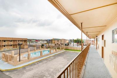 Oyo Hotel San Antonio Lackland AFB Seaworld Hwy90W