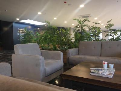 Empula Hotel & Residences