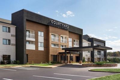 Courtyard Tupelo