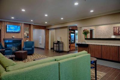 Comfort Inn & Suites North Dallas-Addison