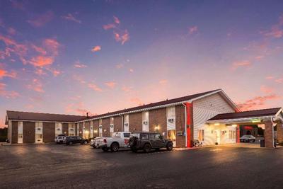 Econo Lodge Inn Suites Escanaba