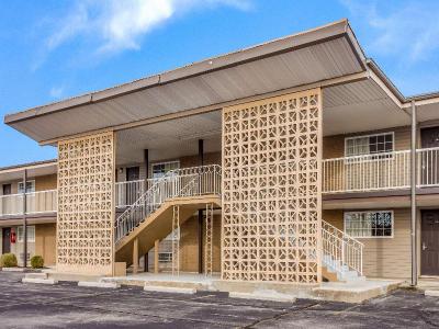 Americas Best Value Inn Lebanon Mo
