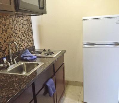 Americas Best Value Inn Romulus Detroit Airport