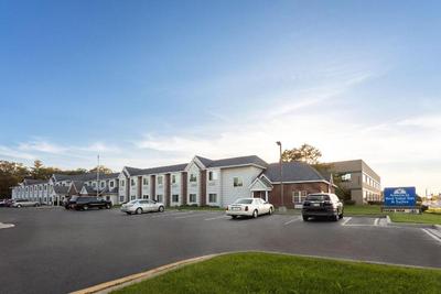 Americas Best Value Inn Suites Racine